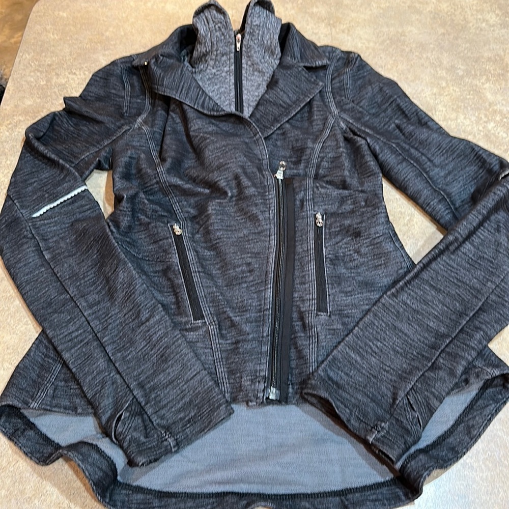 Women’s Lululemon jacket, size 6